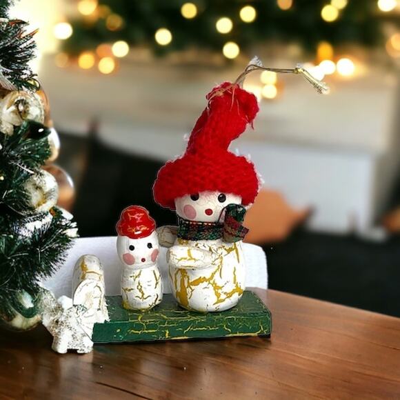 Vintage Wooden Snowmen Sledding Christmas Ornament - Picture 10 of 10